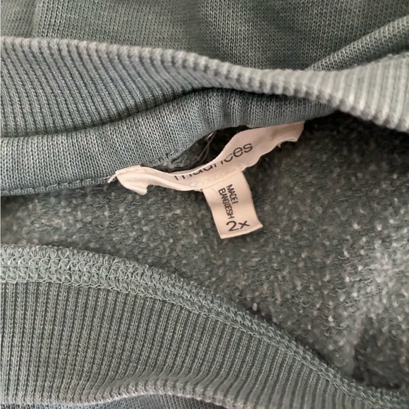 ❤️$15 Maurices St. Nicks Christmas Tree Farm pullover - Picture 7 of 7